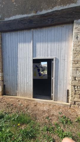 Vente maison de village St Amant De Bonnieure (16230), 130.00m² avec 6 pièce(s) dont 4 chambre(s) sur 900.00m² de terrain. Agence Allard Brimeaud