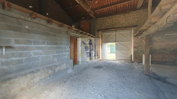 Vente maison de village St Amant De Bonnieure (16230), 130.00m² avec 6 pièce(s) dont 4 chambre(s) sur 900.00m² de terrain. Agence Allard Brimeaud