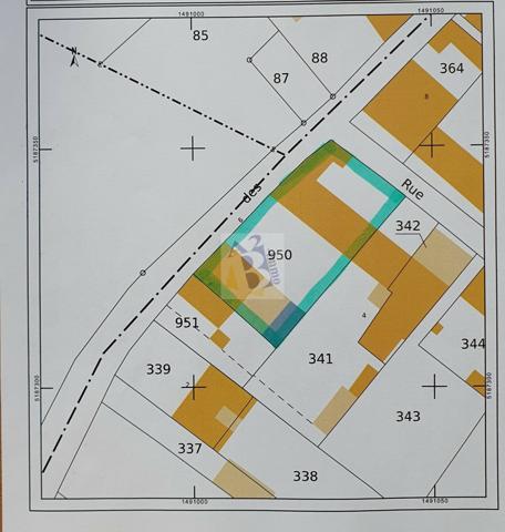 Vente maison de village St Amant De Bonnieure (16230), 130.00m² avec 6 pièce(s) dont 4 chambre(s) sur 900.00m² de terrain. Agence Allard Brimeaud
