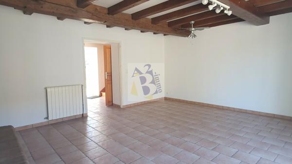 Vente maison de village St Amant De Bonnieure (16230), 130.00m² avec 6 pièce(s) dont 4 chambre(s) sur 900.00m² de terrain. Agence Allard Brimeaud