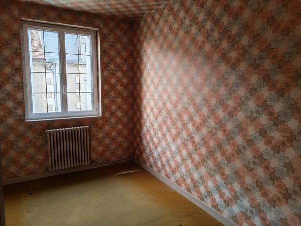 Vente maison de ville Chauvigny (86300), 121.00m² avec 7 pièce(s) dont 4 chambre(s) sur 112.00m² de terrain. La Bruyere Immobilier