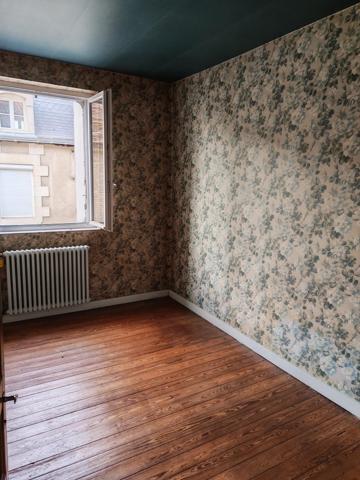 Vente maison de ville Chauvigny (86300), 121.00m² avec 7 pièce(s) dont 4 chambre(s) sur 112.00m² de terrain. La Bruyere Immobilier