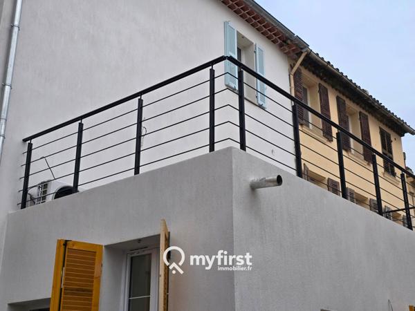 Toulon (83200) Studio entièrement refait à neuf.