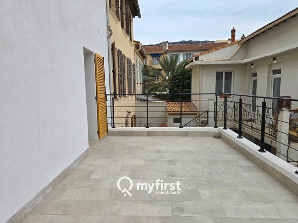 Toulon (83200) Studio entièrement refait à neuf.