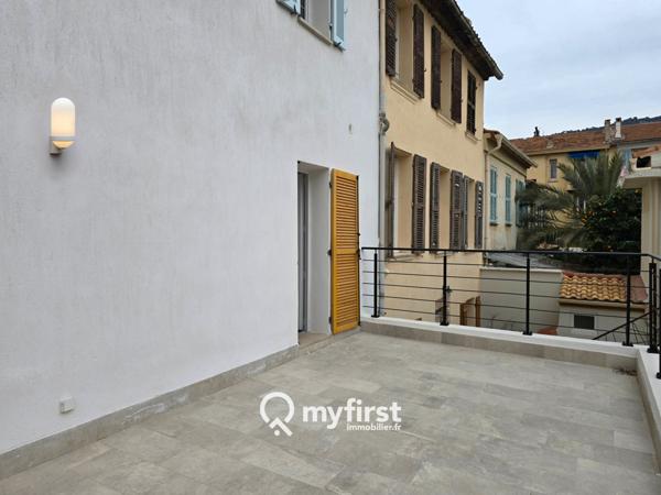 Toulon (83200) Studio entièrement refait à neuf.