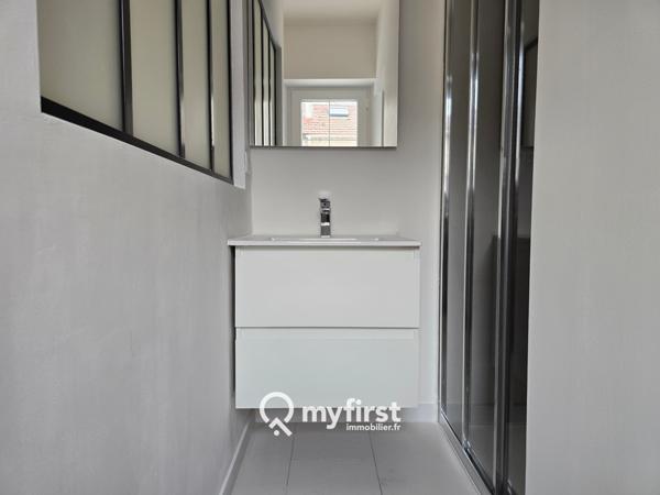 Toulon (83200) Studio entièrement refait à neuf.