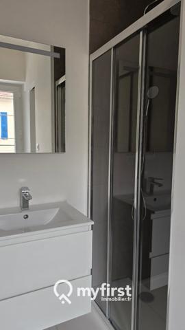 Toulon (83200) Studio entièrement refait à neuf.