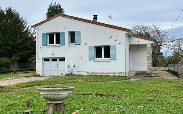 Maison à vendre    4 pièces •  La Rochefoucauld