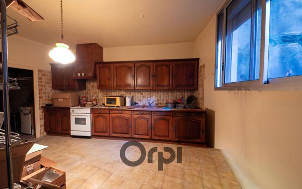 Maison à vendre    2 pièces • 250 m2 Néfiach