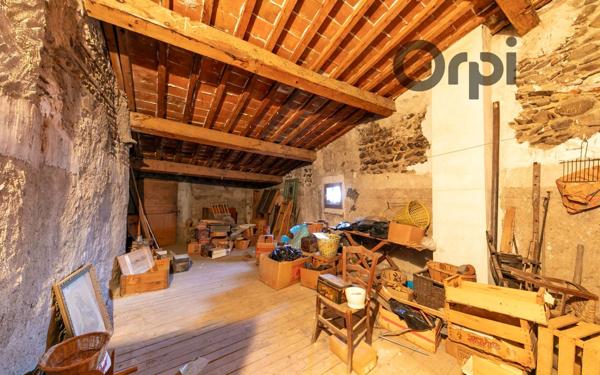 Maison à vendre    2 pièces • 250 m2 Néfiach