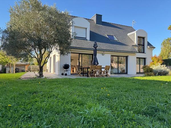 Maison à Erdeven de 162m² entre bourg et plage.