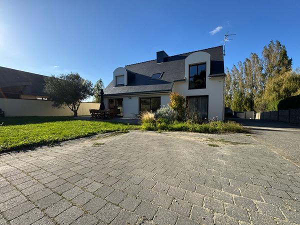 Maison à Erdeven de 162m² entre bourg et plage.
