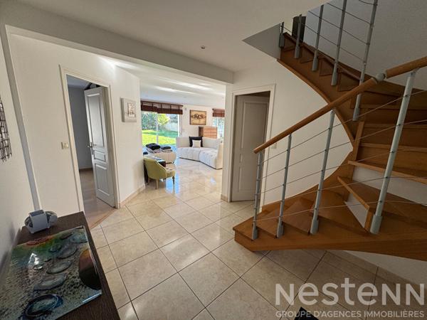 Maison à Erdeven de 162m² entre bourg et plage.