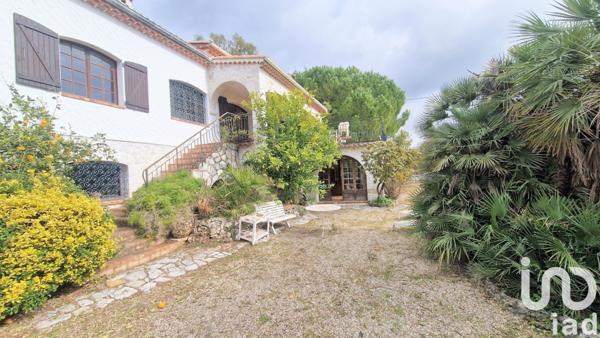 Maison traditionnelle 7 pièces de 200 m² à Tourrettes-sur-Loup (06140)