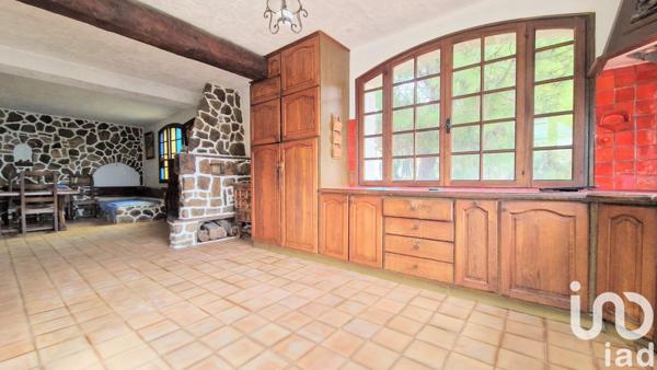 Maison traditionnelle 7 pièces de 200 m² à Tourrettes-sur-Loup (06140)