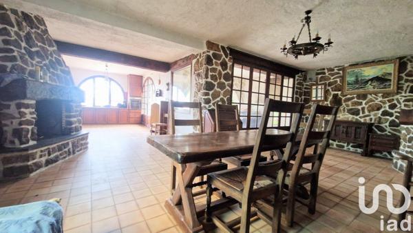 Maison traditionnelle 7 pièces de 200 m² à Tourrettes-sur-Loup (06140)