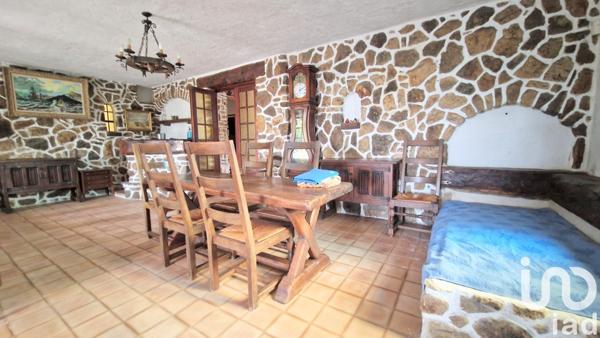 Maison traditionnelle 7 pièces de 200 m² à Tourrettes-sur-Loup (06140)