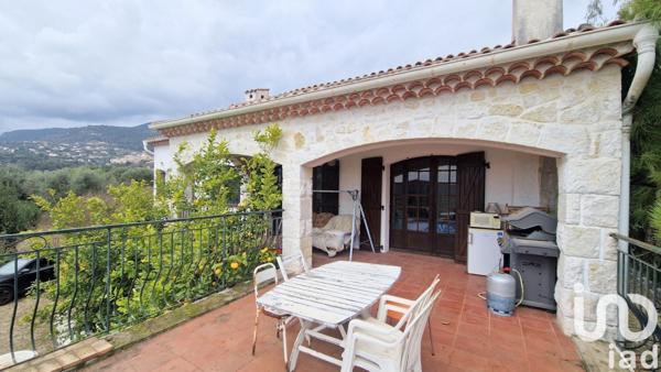 Maison traditionnelle 7 pièces de 200 m² à Tourrettes-sur-Loup (06140)