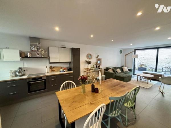 TOURCOING CENTRE - MAISON  AVEC COUR PRIVATIVE - 110 M  HAB EN TRES BON ETAT - DANS UNE COPROPRIETE 