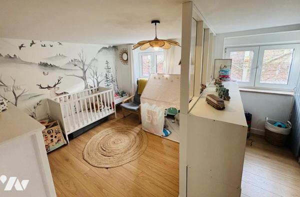 TOURCOING CENTRE - MAISON  AVEC COUR PRIVATIVE - 110 M  HAB EN TRES BON ETAT - DANS UNE COPROPRIETE 