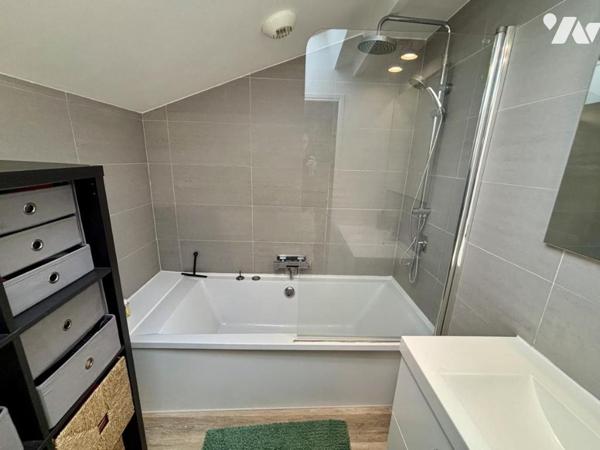 TOURCOING CENTRE - MAISON  AVEC COUR PRIVATIVE - 110 M  HAB EN TRES BON ETAT - DANS UNE COPROPRIETE 