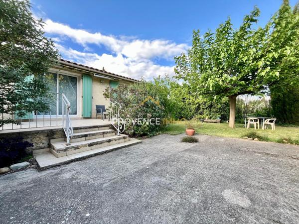 Eyguières (13430) Villa 91m² - Plain pied - 3 chambres - Terrain de 985m²