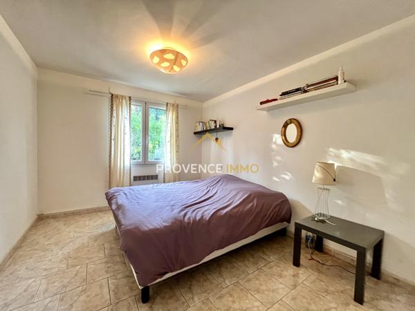 Eyguières (13430) Villa 91m² - Plain pied - 3 chambres - Terrain de 985m²