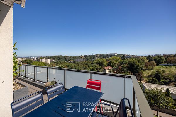 Duplex en dernier étage avec terrasse et vue imprenable sur la basilique Fourvière