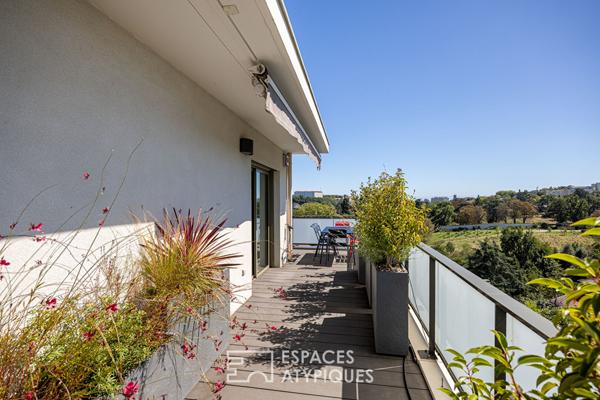 Duplex en dernier étage avec terrasse et vue imprenable sur la basilique Fourvière