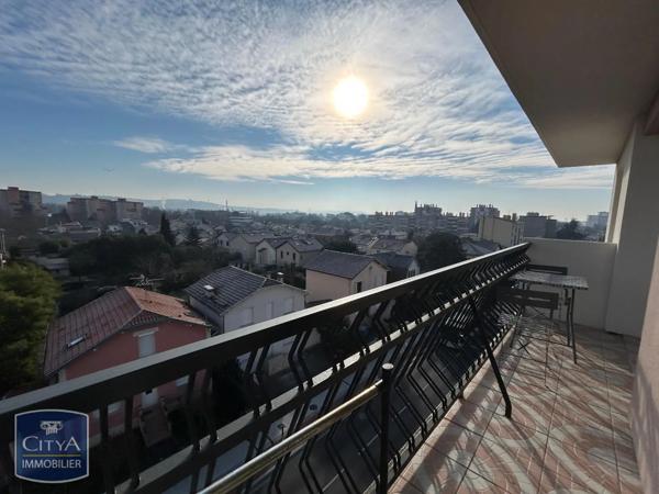 Appartement à louer 4 pièces 81.95m²