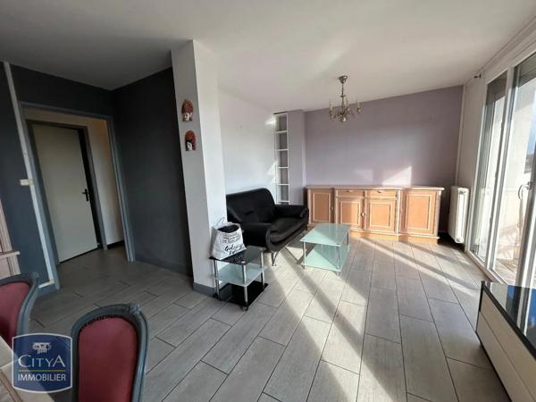 Appartement à louer 4 pièces 81.95m²