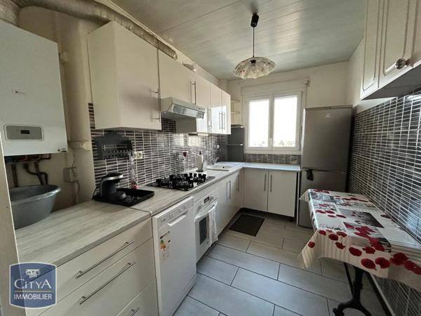 Appartement à louer 4 pièces 81.95m²