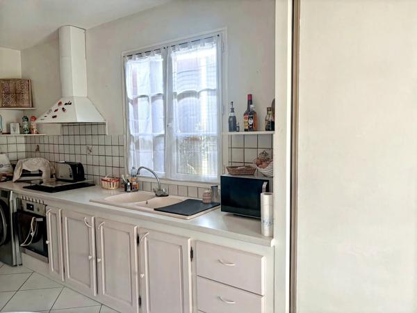 Maison moderne avec 3 chambres, jardin et piscine
