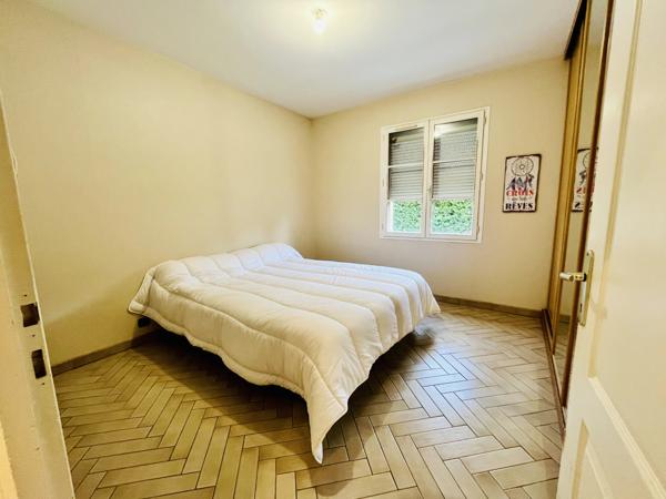 Maison moderne avec 3 chambres, jardin et piscine