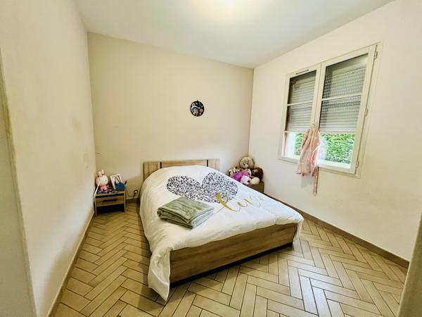 Maison moderne avec 3 chambres, jardin et piscine