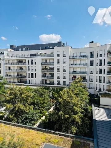 NEUILLY SUR SEINE - ILE DE LA JATTE - 5 PIECES 110 M². TERRASSE 7 M². ETAGE ELEVE.