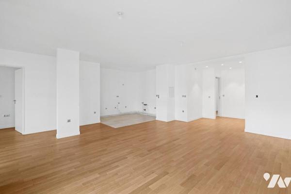 NEUILLY SUR SEINE - ILE DE LA JATTE - 5 PIECES 110 M². TERRASSE 7 M². ETAGE ELEVE.