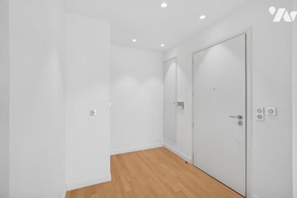 NEUILLY SUR SEINE - ILE DE LA JATTE - 5 PIECES 110 M². TERRASSE 7 M². ETAGE ELEVE.