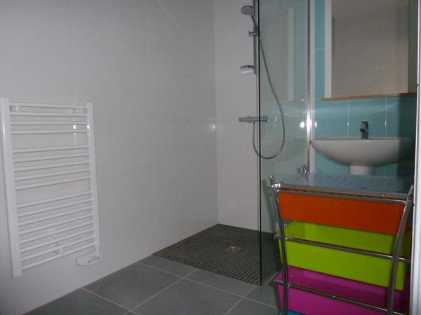 STUDIO meublé en parfait état Proche CENTRE VILLE, FAC et ECOLE d'INFIRMIERES à La ROCHE sur YON