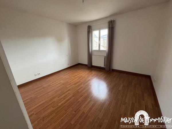 Location Maison de ville rénovée - 5 pièces - 161m² - Garage et jardin - COGNAC