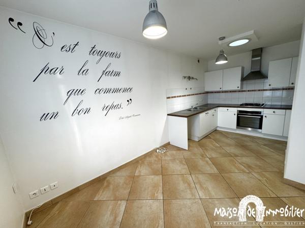 Location Maison de ville rénovée - 5 pièces - 161m² - Garage et jardin - COGNAC