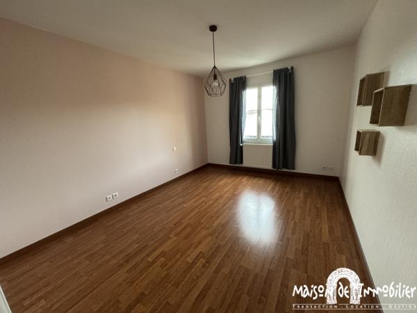 Location Maison de ville rénovée - 5 pièces - 161m² - Garage et jardin - COGNAC