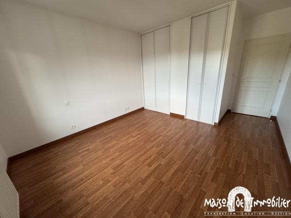 Location Maison de ville rénovée - 5 pièces - 161m² - Garage et jardin - COGNAC