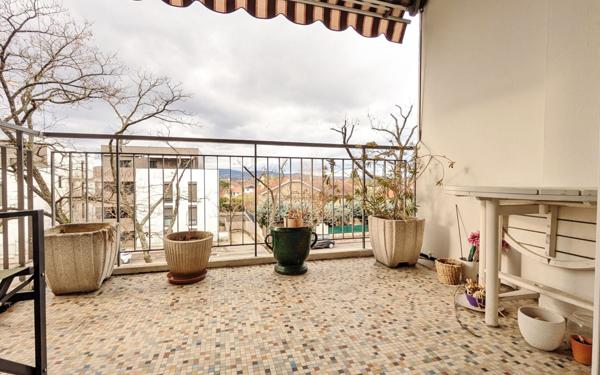 Appartement à vendre    4 pièces • 77 m2 Sainte-Foy-lès-Lyon