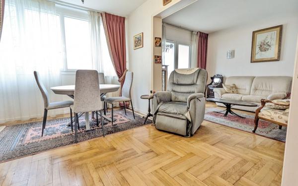 Appartement à vendre    4 pièces • 77 m2 Sainte-Foy-lès-Lyon