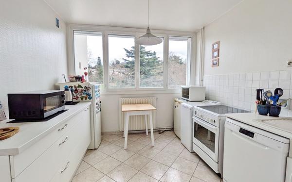 Appartement à vendre    4 pièces • 77 m2 Sainte-Foy-lès-Lyon