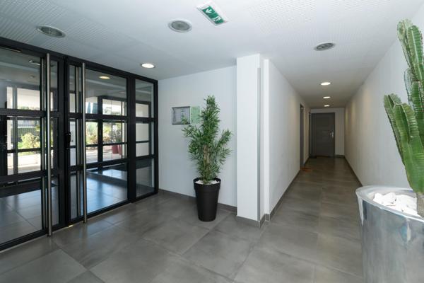 Bandol.T2 sécurisé avec grande terrasse aperçu mer