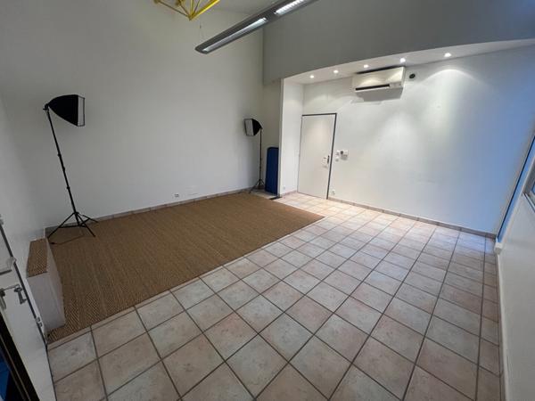 Local commercial Bruguieres 110 m2