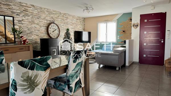 Maison de 2012 de 4 chambres dont deux chambres de plain-pied avec jardin, volets électriques.