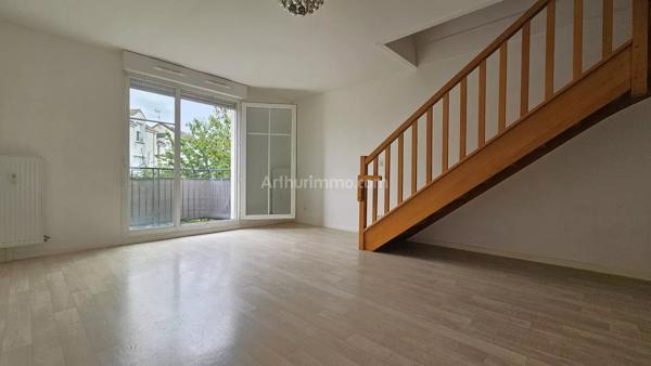 Vente                                                      Appartement
                        
                     3 pièces                      54 m2                     à Leuville-sur-Orge